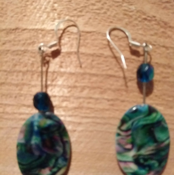 🦄Abalone Shell Earrings - Picture 4 of 4
